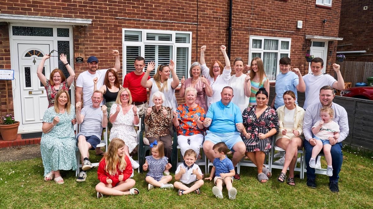 Šest generací a 100 potomků. Angličanka oslavila 100 let v rodinném kruhu